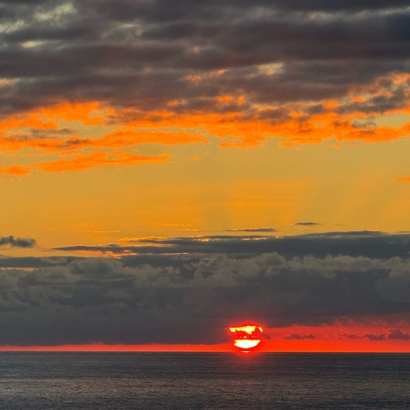 Meet your Posher, Jennifer - Picture 1 of 2